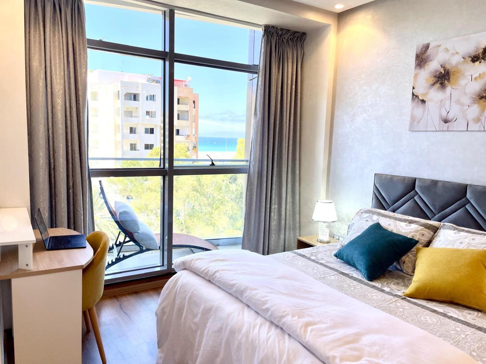 Modern Elegance With Sea Views In Central Tangier - Steps To Beach, Train And Attractions! 외부 사진