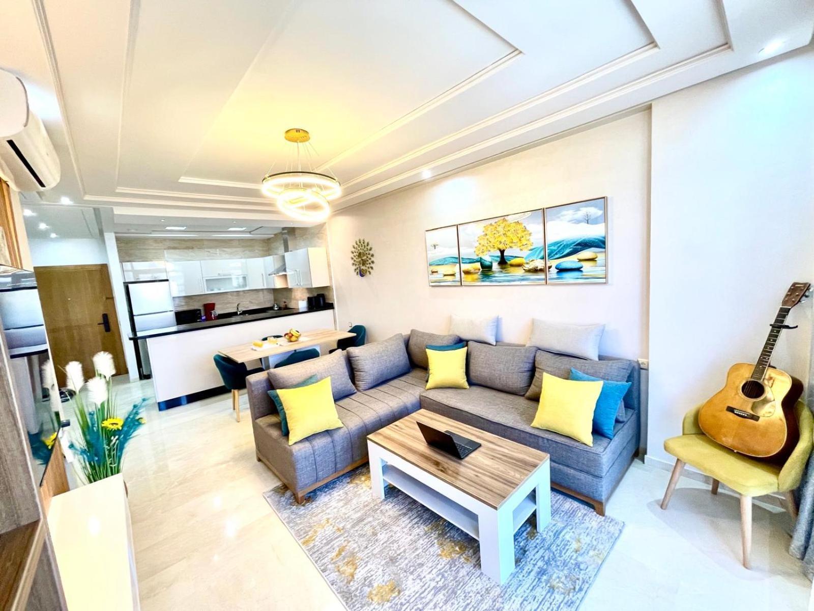 Modern Elegance With Sea Views In Central Tangier - Steps To Beach, Train And Attractions! 외부 사진