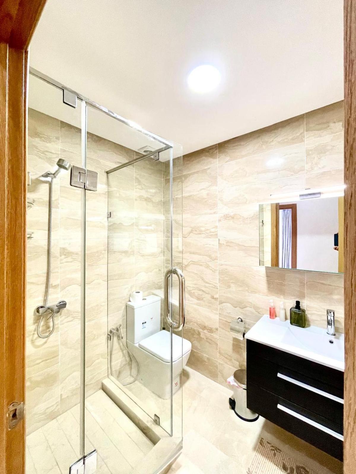 Modern Elegance With Sea Views In Central Tangier - Steps To Beach, Train And Attractions! 외부 사진
