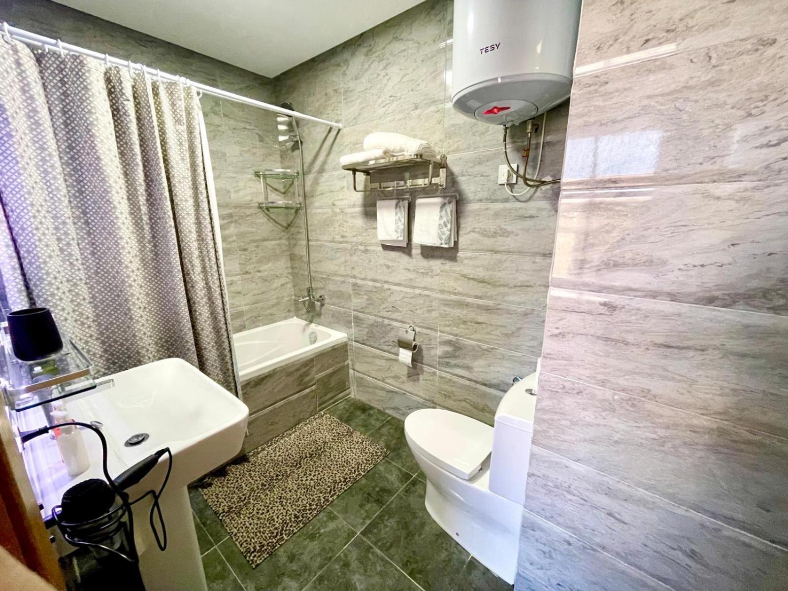 Modern Elegance With Sea Views In Central Tangier - Steps To Beach, Train And Attractions! 외부 사진