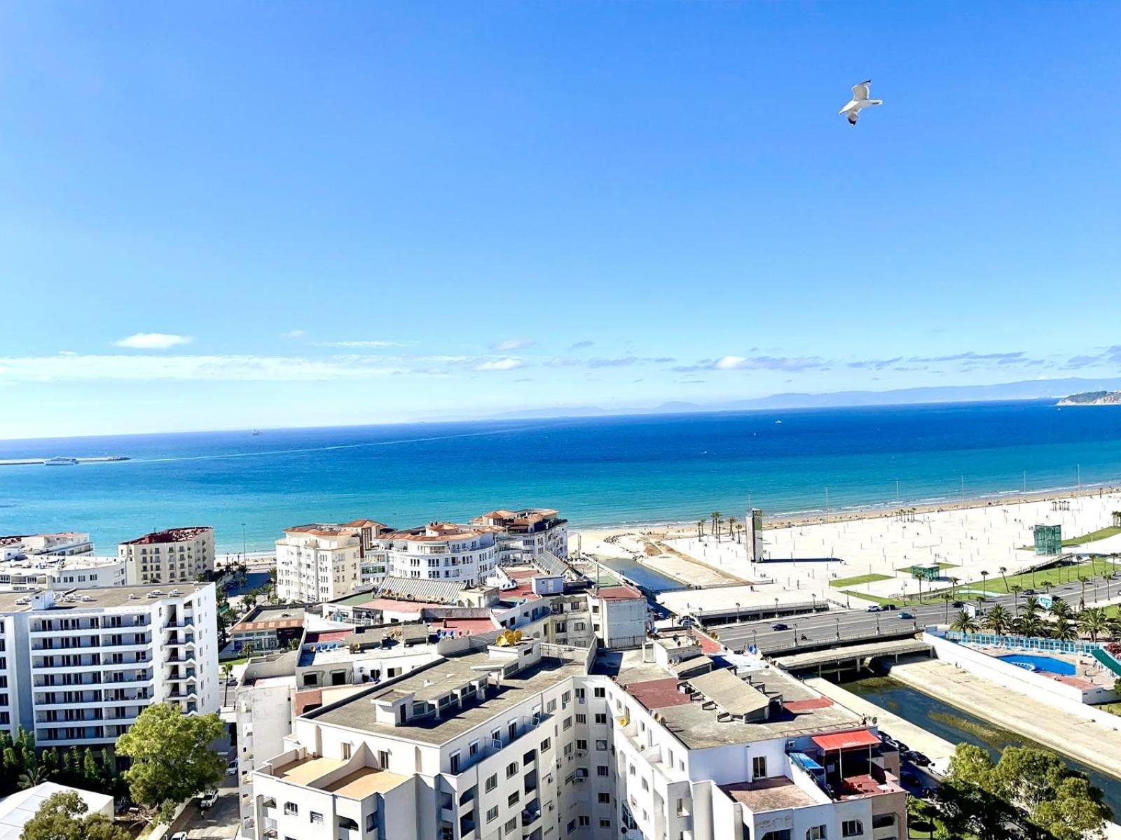 Modern Elegance With Sea Views In Central Tangier - Steps To Beach, Train And Attractions! 외부 사진