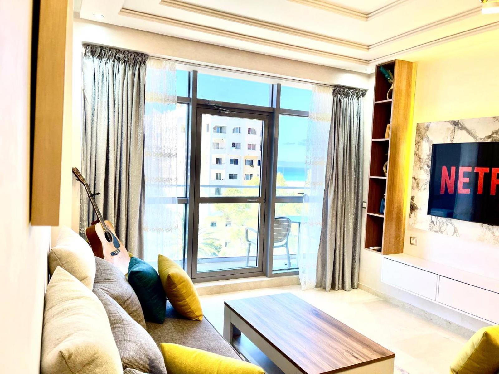 Modern Elegance With Sea Views In Central Tangier - Steps To Beach, Train And Attractions! 외부 사진